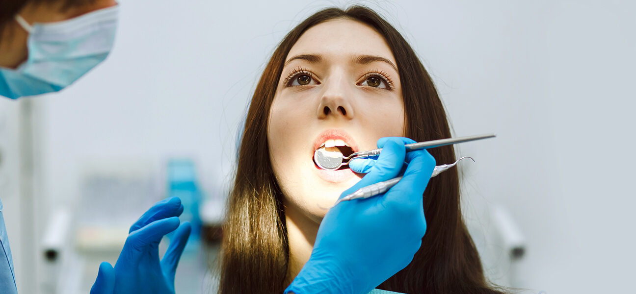 What Are The Symptoms Of A Mouth Infection?