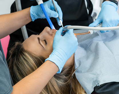 What hurts more tooth extraction or implant? 