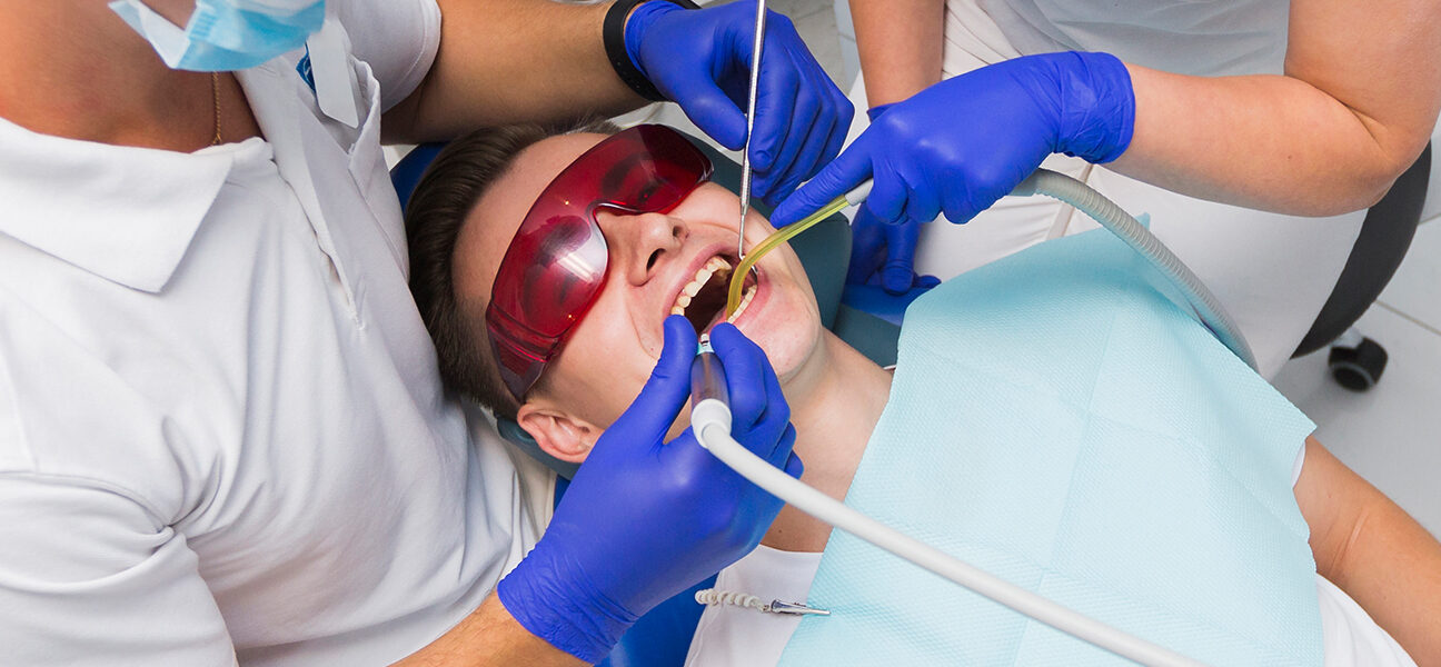 Will An Emergency Dentist Extract A Wisdom Tooth?