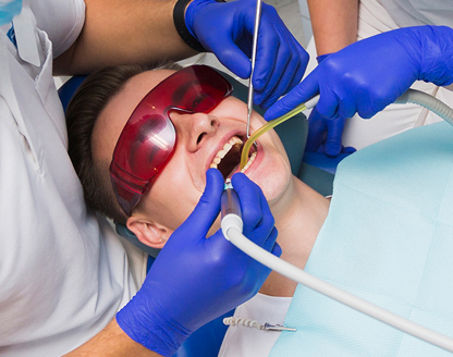 Will An Emergency Dentist Extract A Wisdom Tooth? 